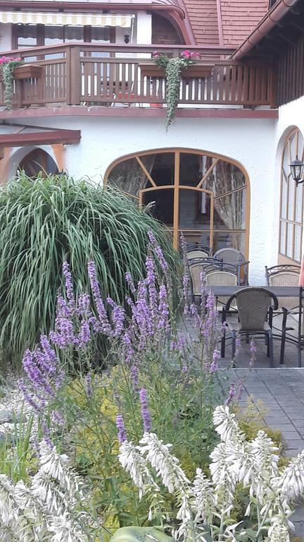 Hotel Garni Huegellandhof Neuhaus am Klausenbach ภายนอก รูปภาพ