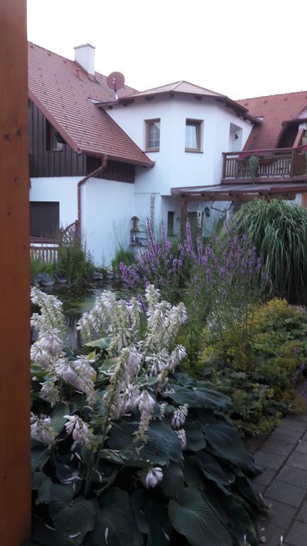 Hotel Garni Huegellandhof Neuhaus am Klausenbach ภายนอก รูปภาพ
