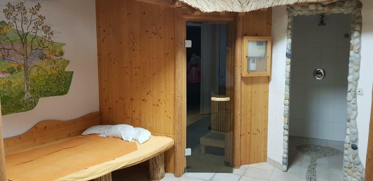Hotel Garni Huegellandhof Neuhaus am Klausenbach ภายนอก รูปภาพ